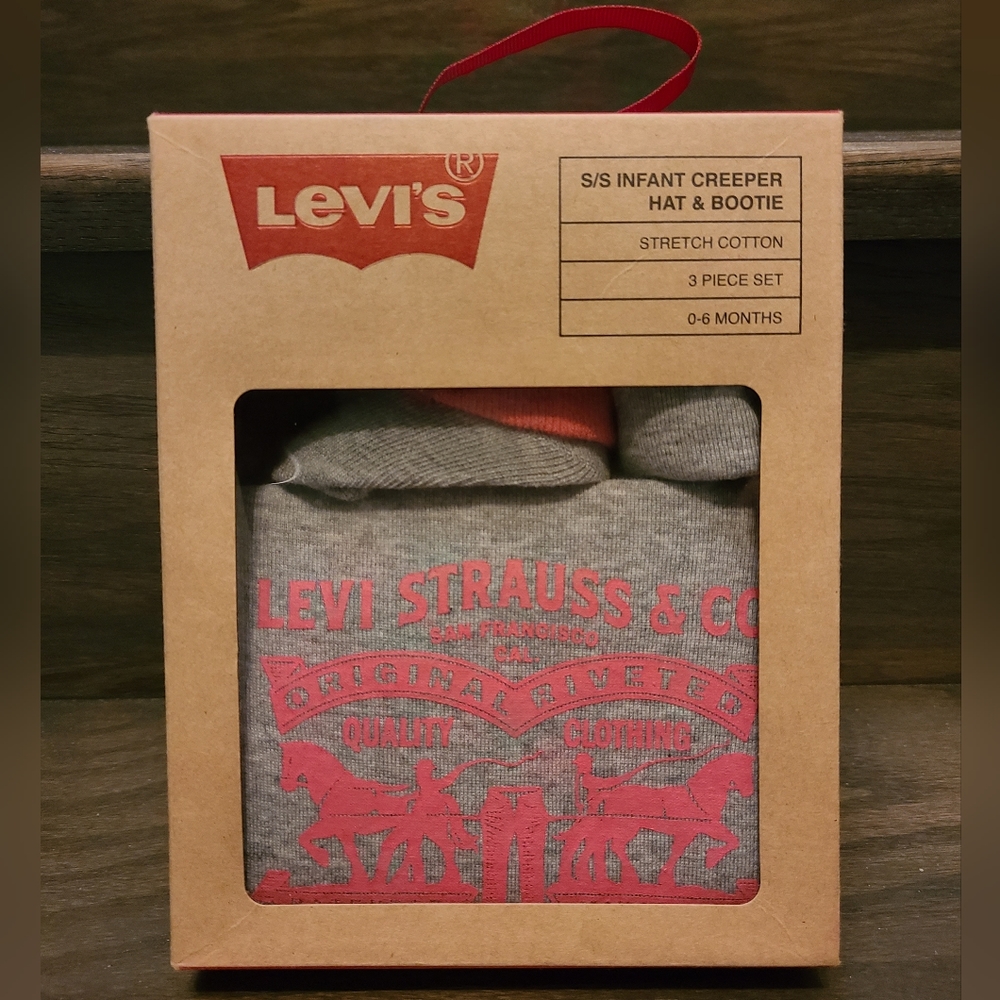 Levi's S/S Infant Creeper Hat & Bootie